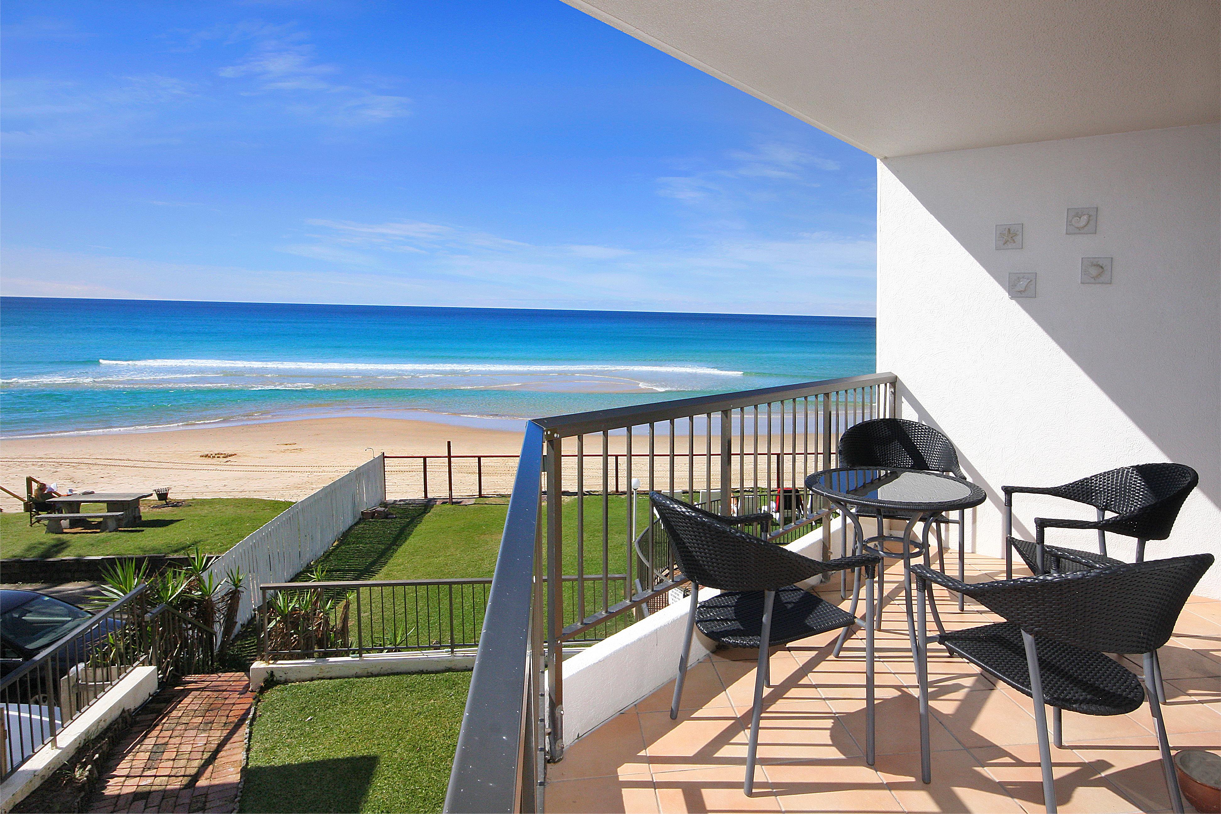 Spindrift On The Beach - Absolute Beachfront Mermaid Beach Esterno foto