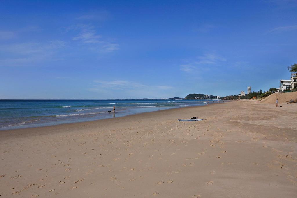 Spindrift On The Beach - Absolute Beachfront Mermaid Beach Esterno foto